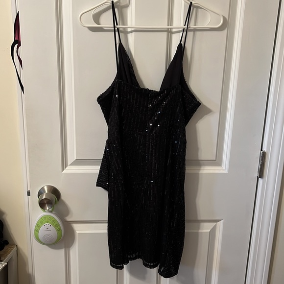 SHEIN deep V sequin mini dress size L - Picture 3 of 3